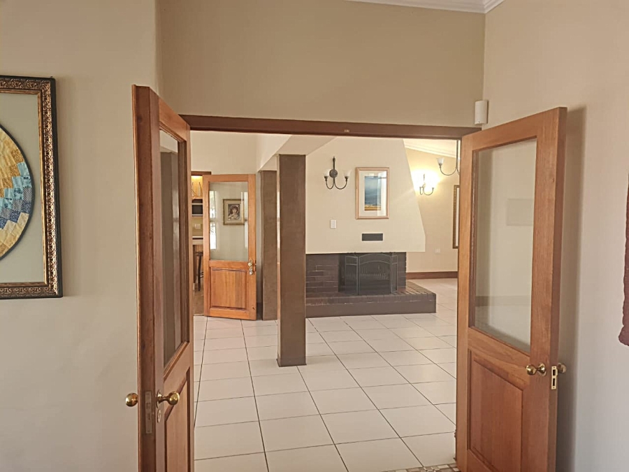 6 Bedroom Property for Sale in Senekal Free State